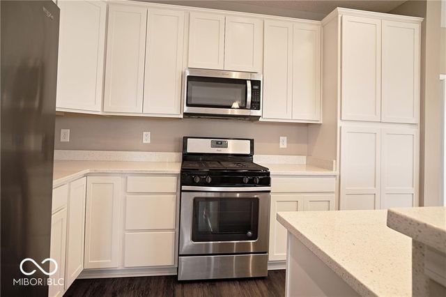 8709 Rowling Way, Indianapolis, IN 46239