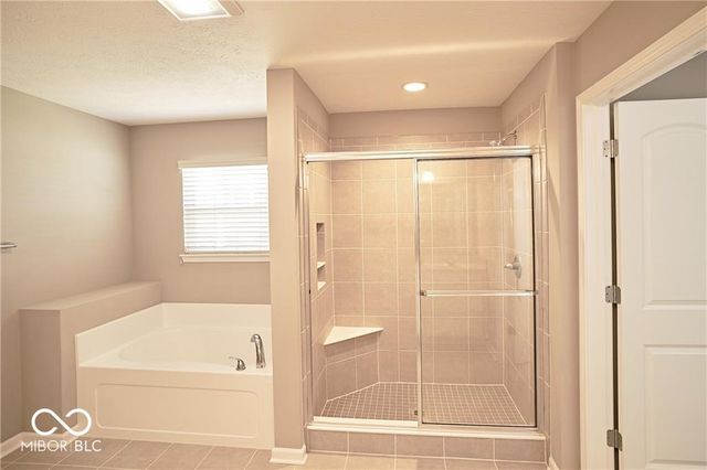 8709 Rowling Way, Indianapolis, IN 46239