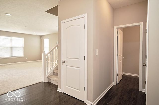 8709 Rowling Way, Indianapolis, IN 46239