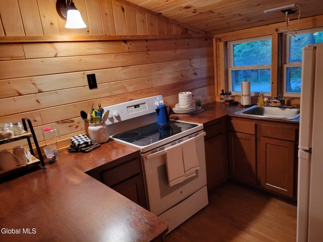 5268 Pillar Way, Fort Ann, NY 12827