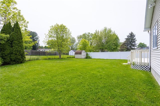 85 Grandview Lane, Greece, NY 14612