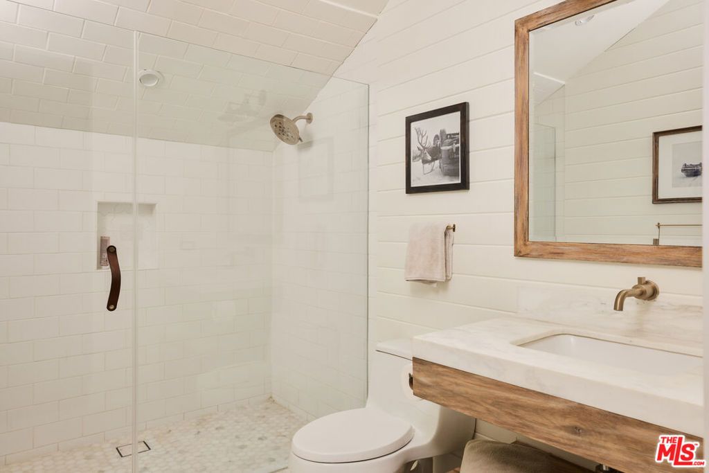 Image 23 of property listing at 2835 Westbrook Avenue, Los Angeles, CA 90046