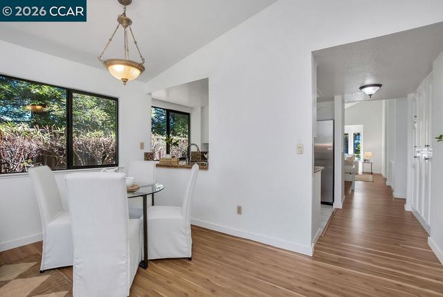 2200 Forsythia Way, Martinez, CA 94553