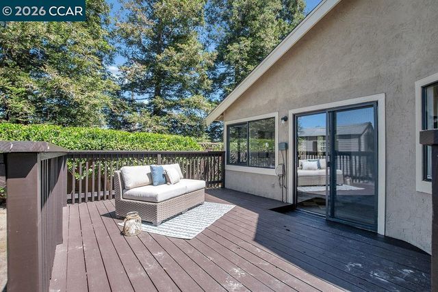 2200 Forsythia Way, Martinez, CA 94553