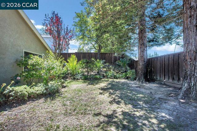 2200 Forsythia Way, Martinez, CA 94553
