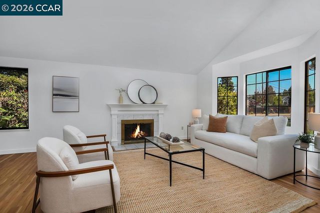 2200 Forsythia Way, Martinez, CA 94553