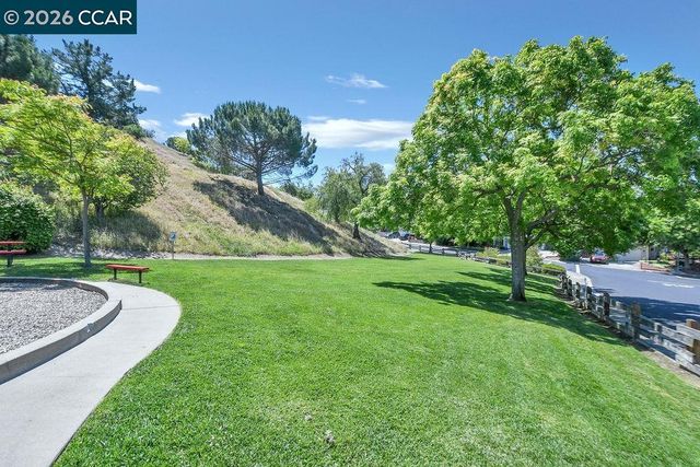 2200 Forsythia Way, Martinez, CA 94553