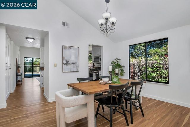 2200 Forsythia Way, Martinez, CA 94553