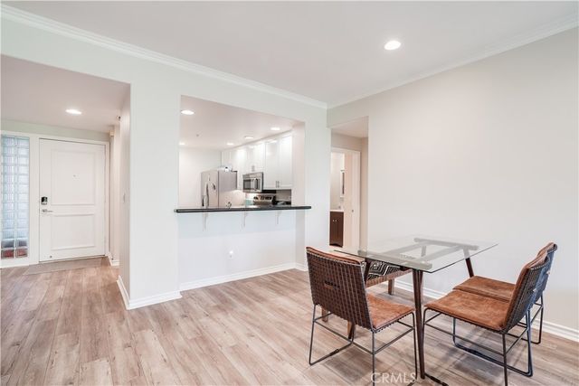 2243 Martin 217, Irvine, CA 92612