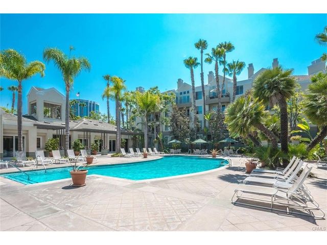 2243 Martin 217, Irvine, CA 92612