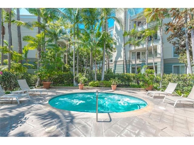 2243 Martin 217, Irvine, CA 92612