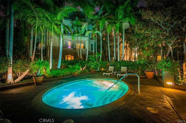 2243 Martin 217, Irvine, CA 92612