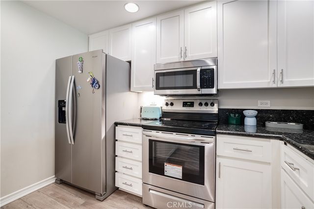 2243 Martin 217, Irvine, CA 92612