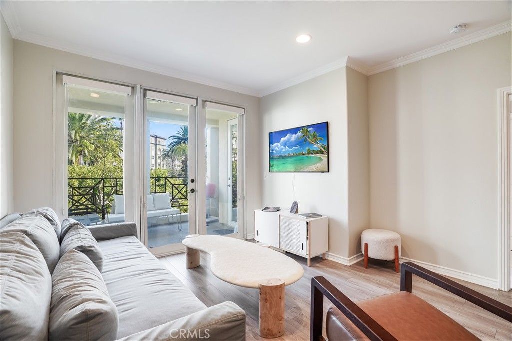 2243 Martin 217, Irvine, CA 92612