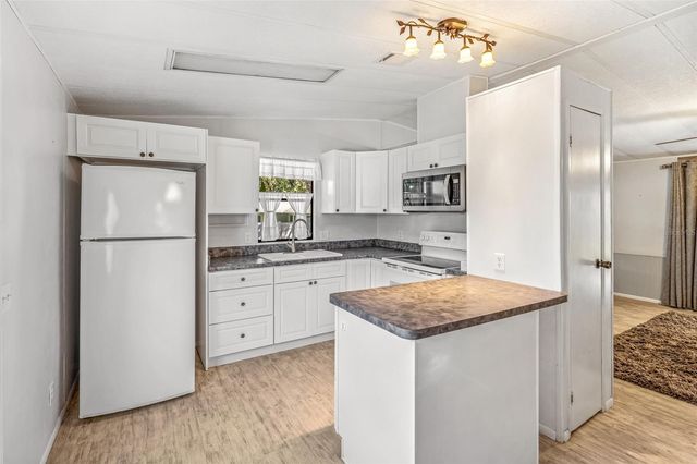 2201 S RIDGEWOOD AVENUE 21, Edgewater, FL 32141