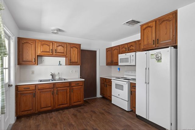 1072 Valley Forge, Schertz, TX 78154