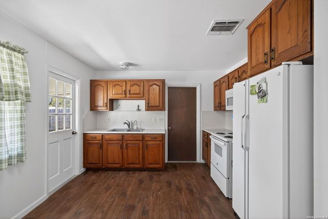 1072 Valley Forge, Schertz, TX 78154