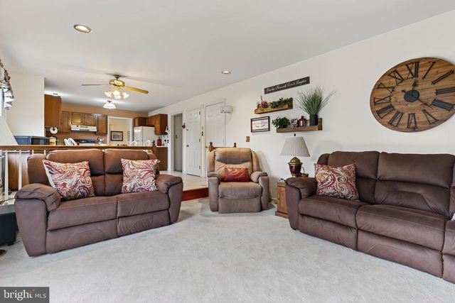 3604 PEREGRINE CIR, Mountville, PA 17554