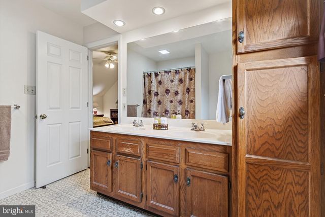 3604 PEREGRINE CIR, Mountville, PA 17554