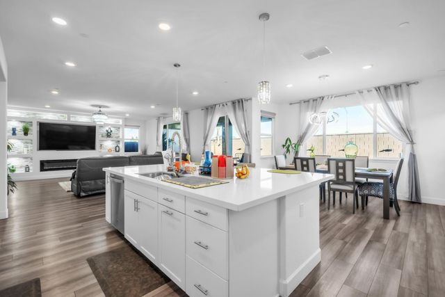 5631 Drifton Way, Sacramento, CA 95835
