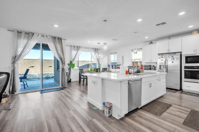 5631 Drifton Way, Sacramento, CA 95835