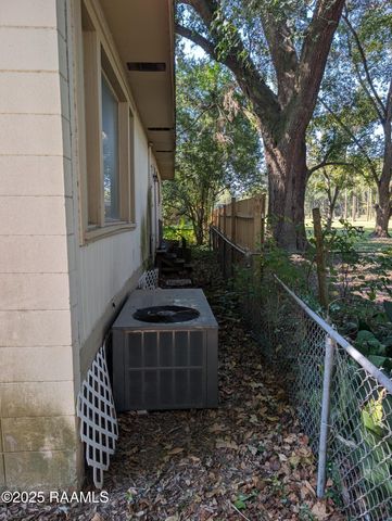 100 Hayes Drive, Lafayette, LA 70501