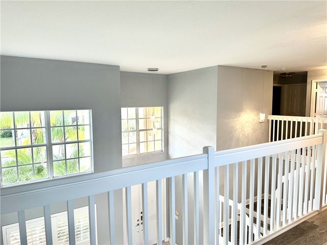 1886 Grey Falcon Circle SW, Vero Beach, FL 32962