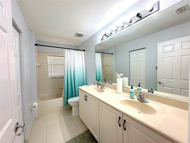 1886 Grey Falcon Circle SW, Vero Beach, FL 32962