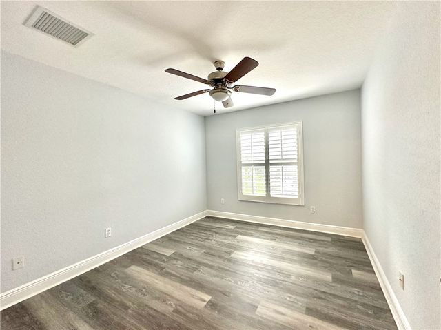 1886 Grey Falcon Circle SW, Vero Beach, FL 32962