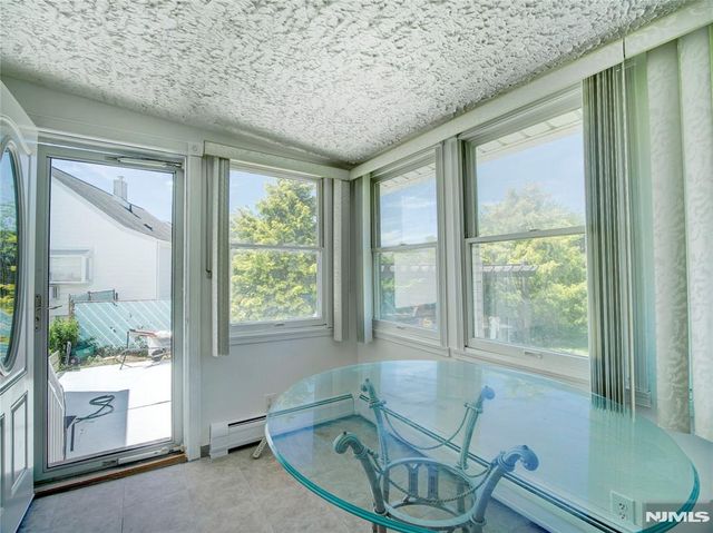 19 Jonquil Circle, Woodbridge, NJ 08863
