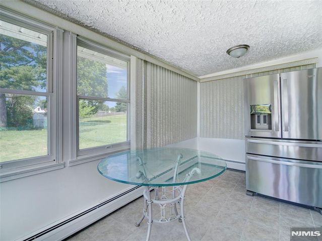 19 Jonquil Circle, Woodbridge, NJ 08863