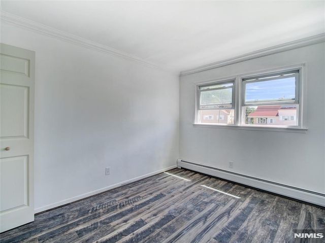 19 Jonquil Circle, Woodbridge, NJ 08863