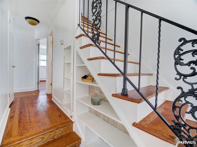 19 Jonquil Circle, Woodbridge, NJ 08863