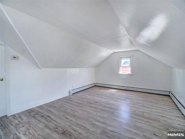 19 Jonquil Circle, Woodbridge, NJ 08863