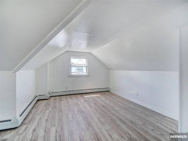 19 Jonquil Circle, Woodbridge, NJ 08863