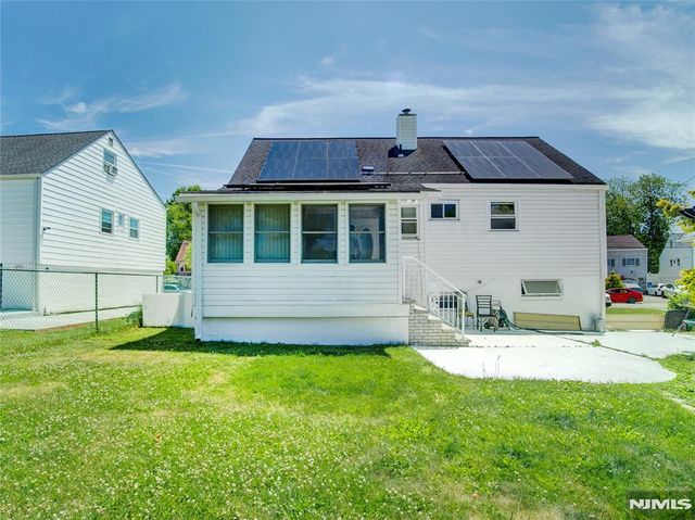 19 Jonquil Circle, Woodbridge, NJ 08863