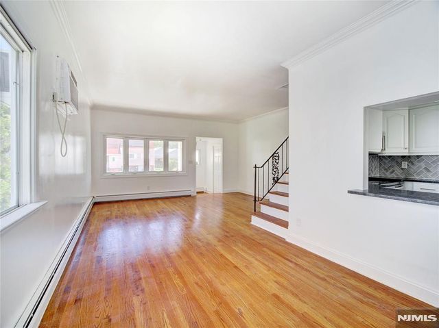 19 Jonquil Circle, Woodbridge, NJ 08863