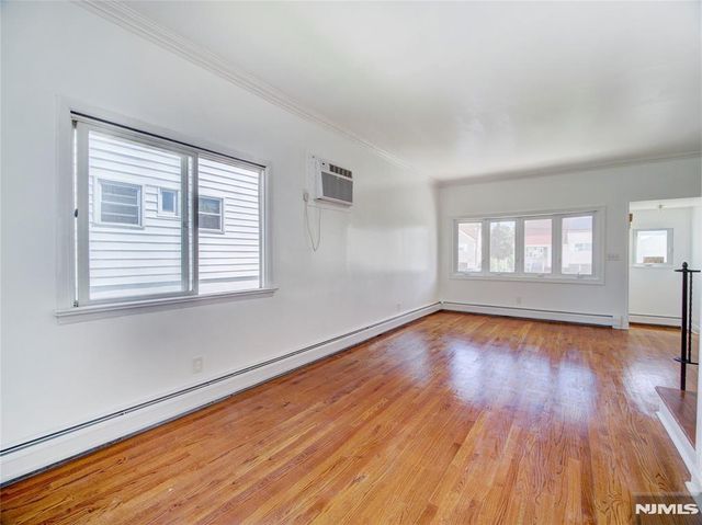 19 Jonquil Circle, Woodbridge, NJ 08863