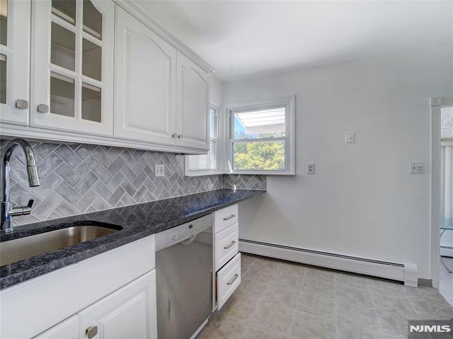 19 Jonquil Circle, Woodbridge, NJ 08863