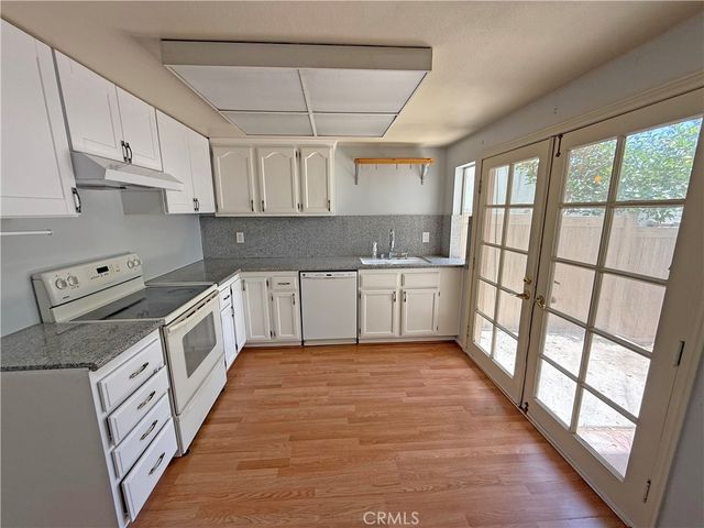 22214 James Alan Circle 1, Chatsworth, CA 91311
