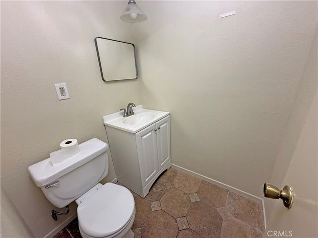 22214 James Alan Circle 1, Chatsworth, CA 91311