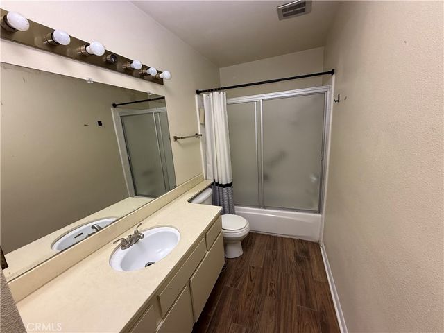 22214 James Alan Circle 1, Chatsworth, CA 91311