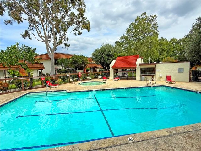 22214 James Alan Circle 1, Chatsworth, CA 91311
