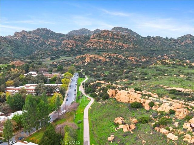 22214 James Alan Circle 1, Chatsworth, CA 91311