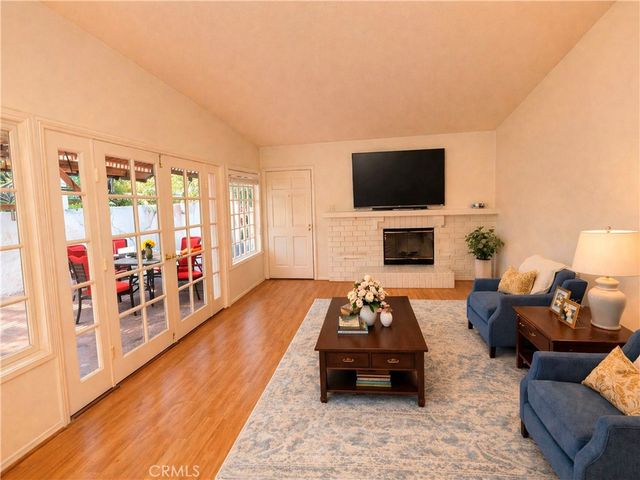 22214 James Alan Circle 1, Chatsworth, CA 91311