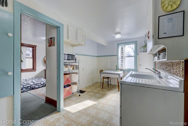 8503 Colgate Street, Oak Park, MI 48237