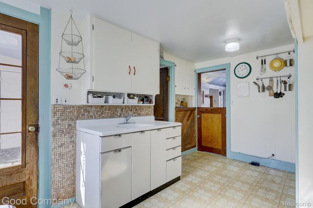 8503 Colgate Street, Oak Park, MI 48237