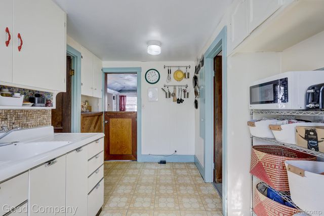 8503 Colgate Street, Oak Park, MI 48237