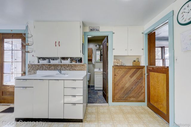 8503 Colgate Street, Oak Park, MI 48237