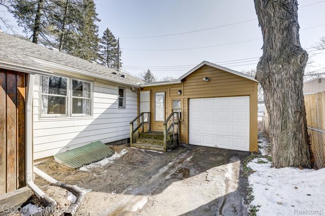 8503 Colgate Street, Oak Park, MI 48237